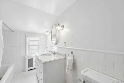 24 Homer Avenue Larchmont NY 10538