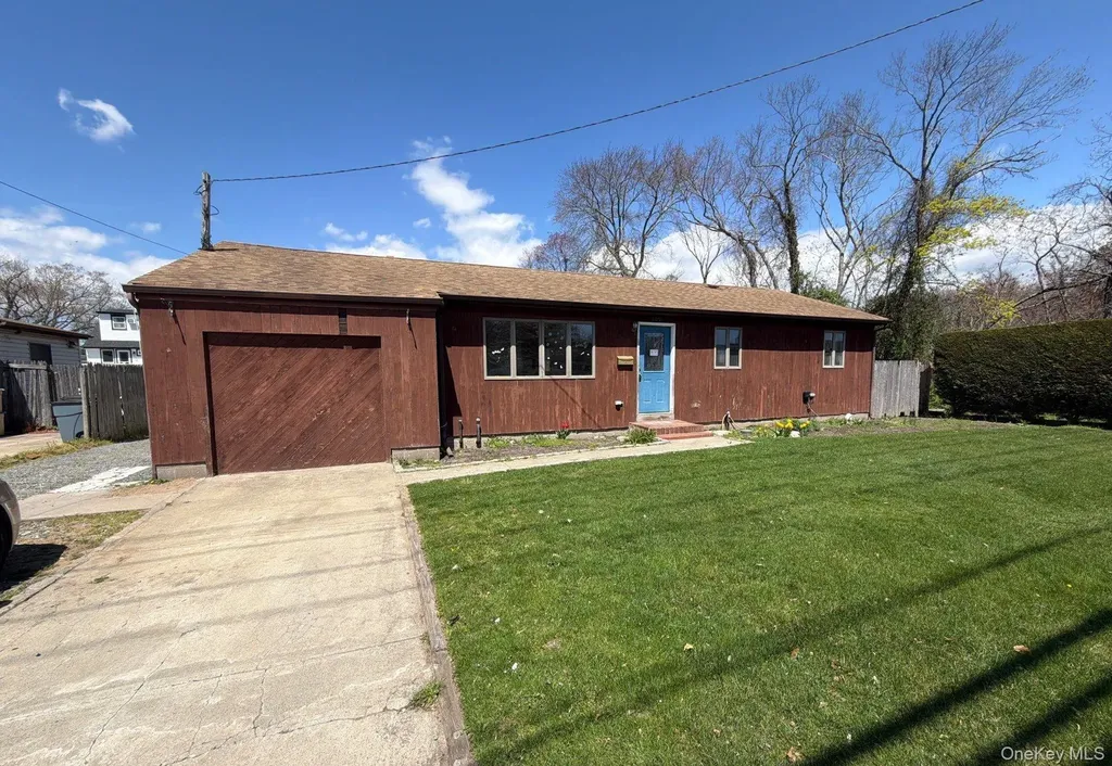 209 Moffitt Boulevard Islip NY 11751