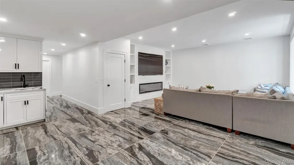 37 Wakeman Road Hampton Bays NY 11946
