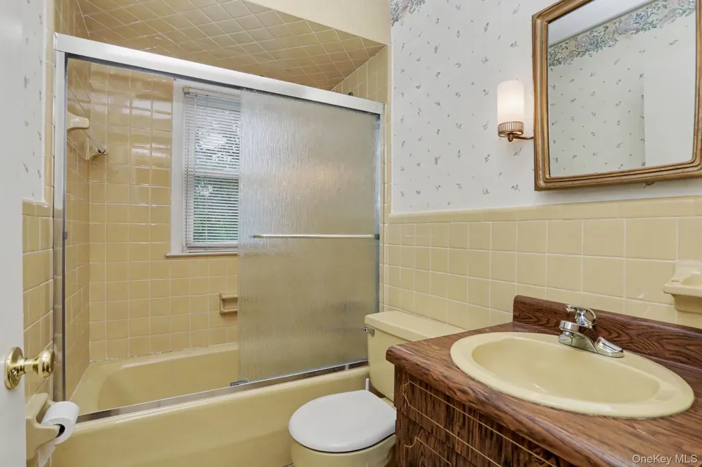 24 Bradford Avenue Harrison NY 10528