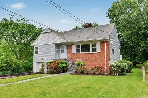 24 Bradford Avenue Harrison NY 10528