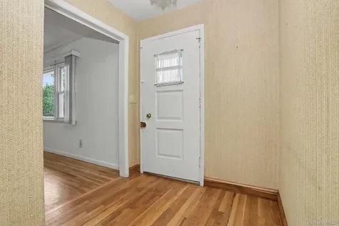 24 Bradford Avenue Harrison NY 10528