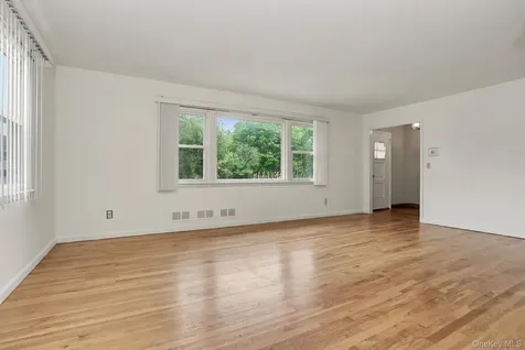 24 Bradford Avenue Harrison NY 10528