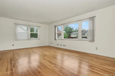 24 Bradford Avenue Harrison NY 10528