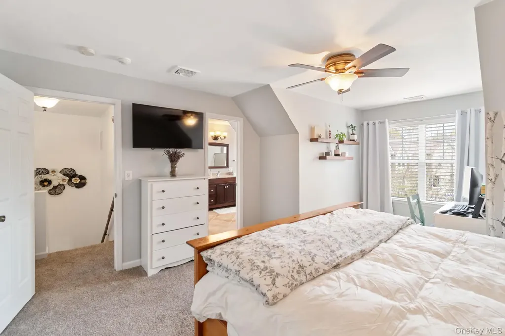 29 Daremy Circle Medford NY 11763