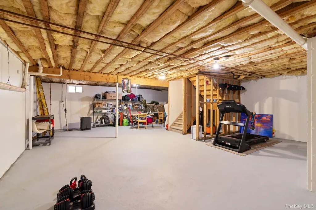 29 Daremy Circle Medford NY 11763