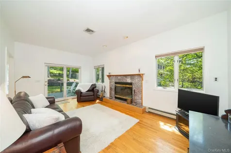 1 Ridge Court Carmel NY 10512