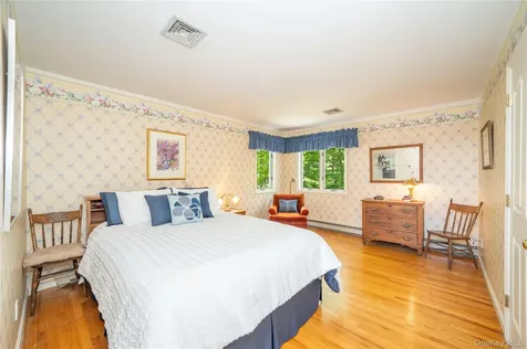1 Ridge Court Carmel NY 10512