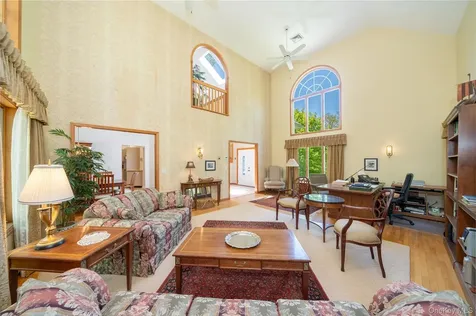 1 Ridge Court Carmel NY 10512
