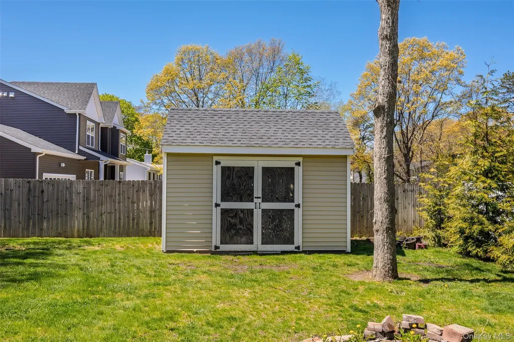 405 Puritan Drive Yaphank NY 11967