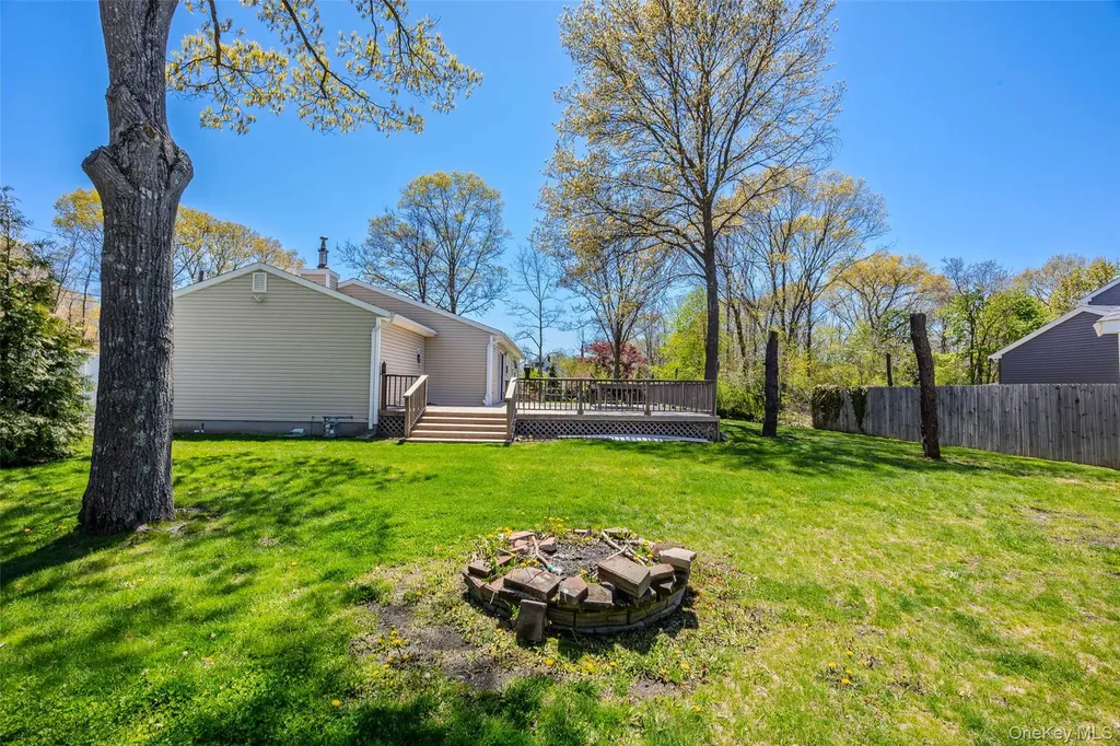 405 Puritan Drive Yaphank NY 11967