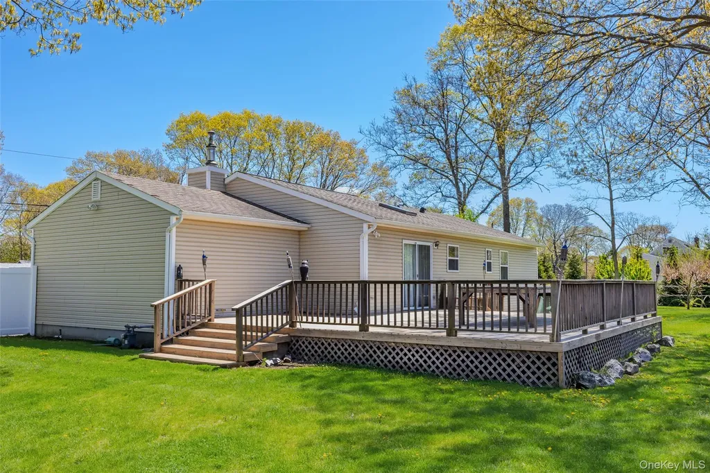 405 Puritan Drive Yaphank NY 11967
