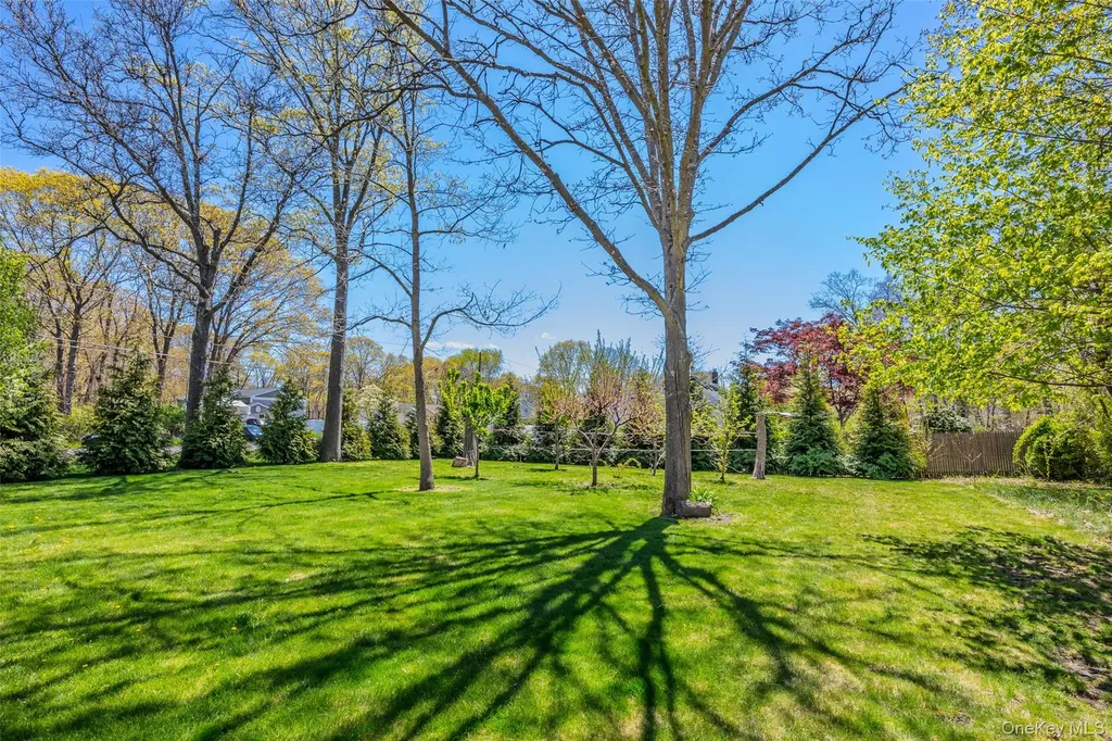 405 Puritan Drive Yaphank NY 11967
