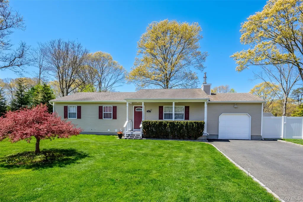 405 Puritan Drive Yaphank NY 11967