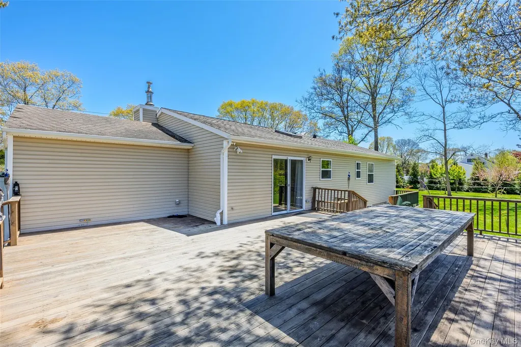 405 Puritan Drive Yaphank NY 11967