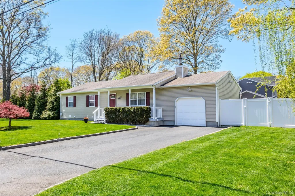 405 Puritan Drive Yaphank NY 11967