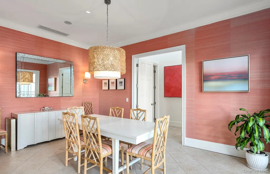 210 Downs Path Southampton NY 11968