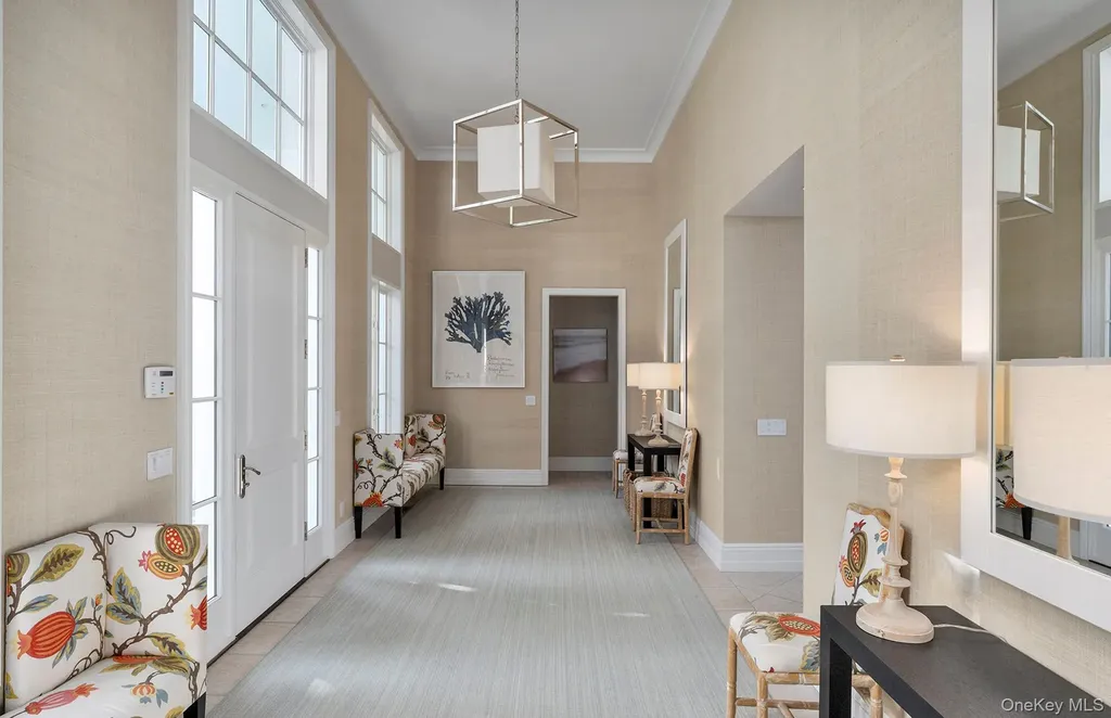 210 Downs Path Southampton NY 11968
