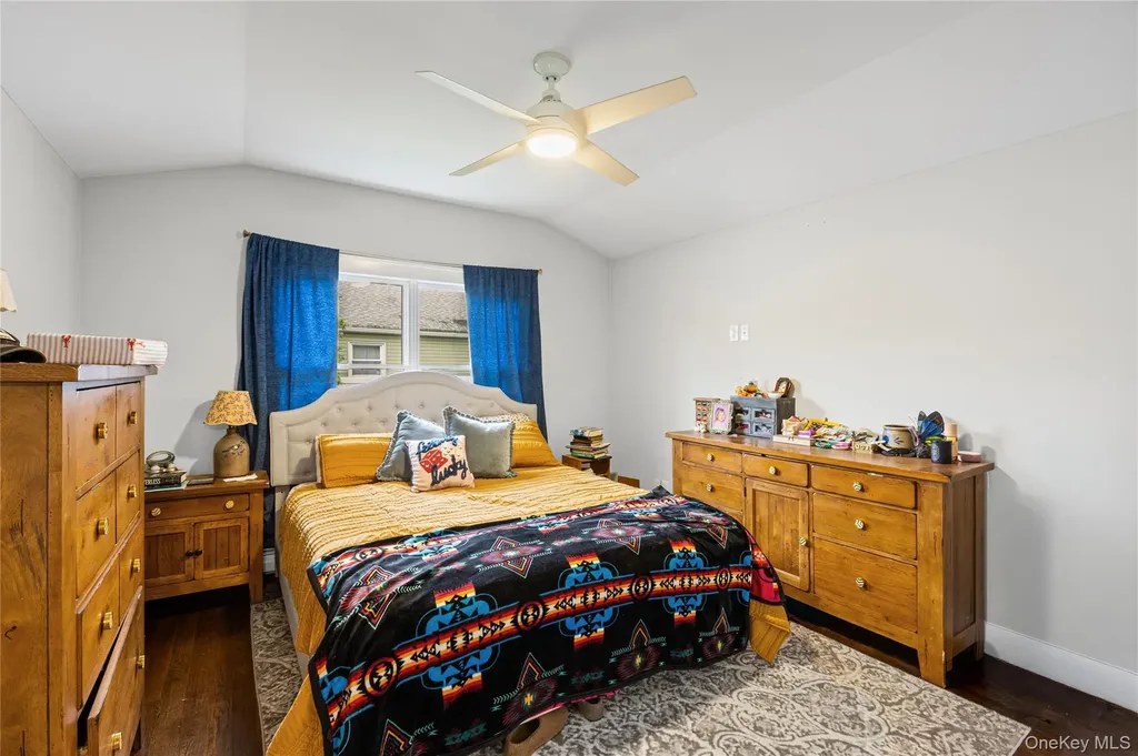 25 E Shore Drive Massapequa NY 11758