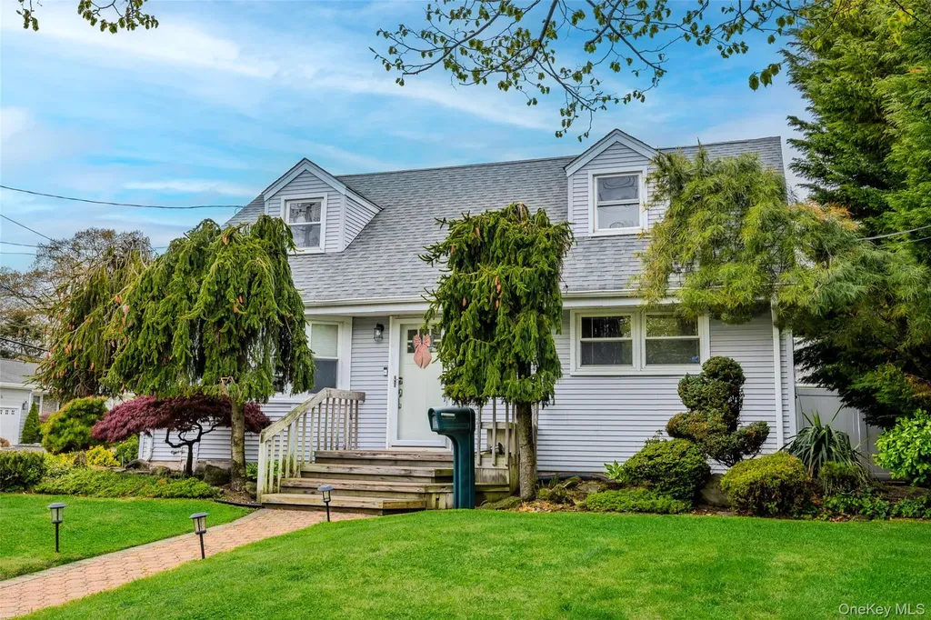 25 E Shore Drive Massapequa NY 11758