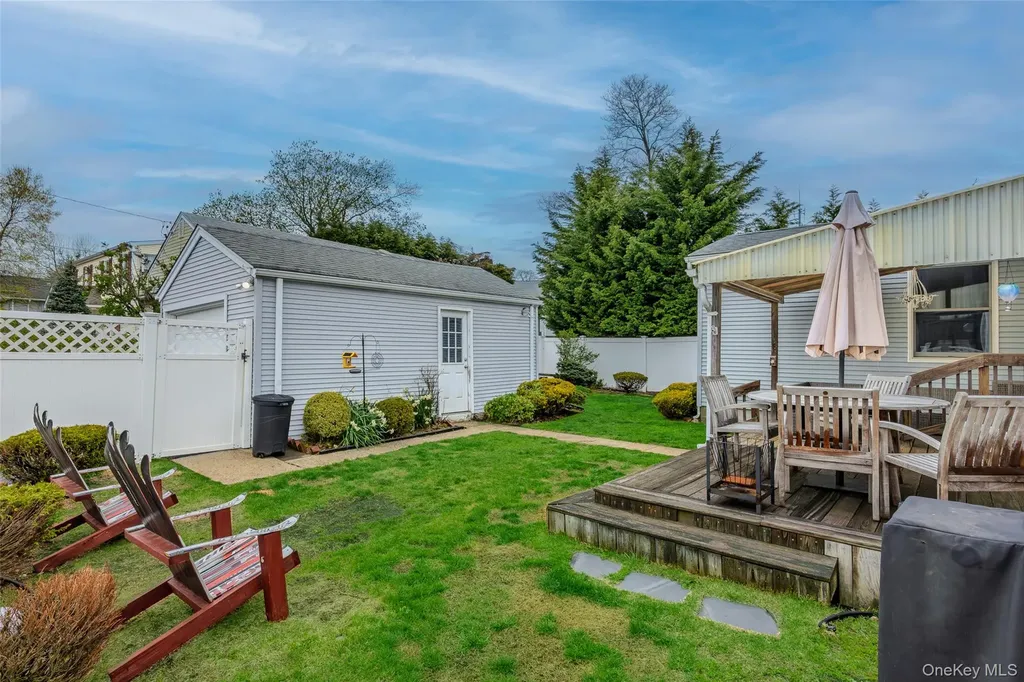 25 E Shore Drive Massapequa NY 11758