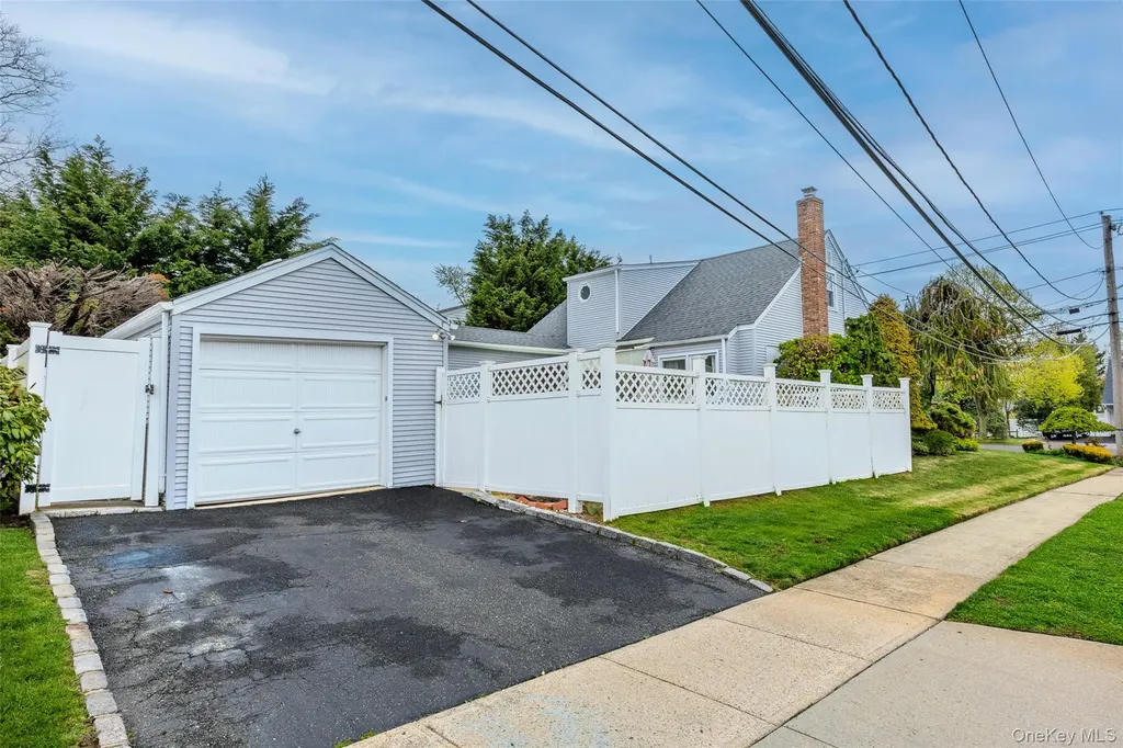 25 E Shore Drive Massapequa NY 11758