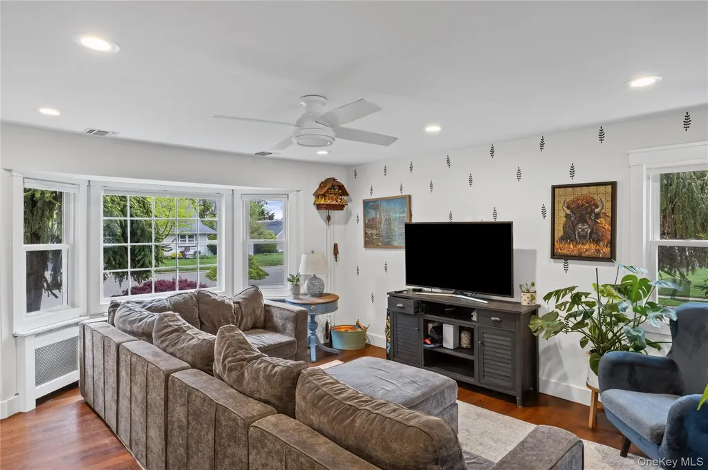 25 E Shore Drive Massapequa NY 11758