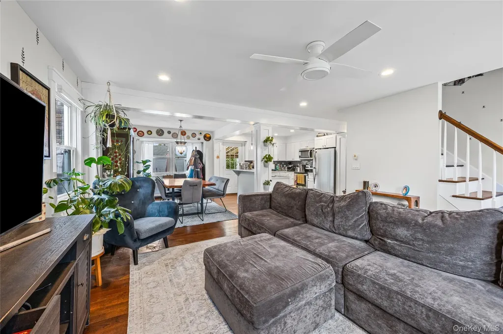 25 E Shore Drive Massapequa NY 11758