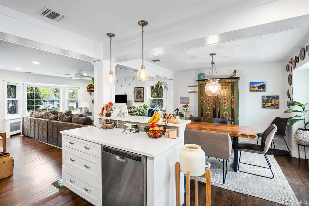 25 E Shore Drive Massapequa NY 11758
