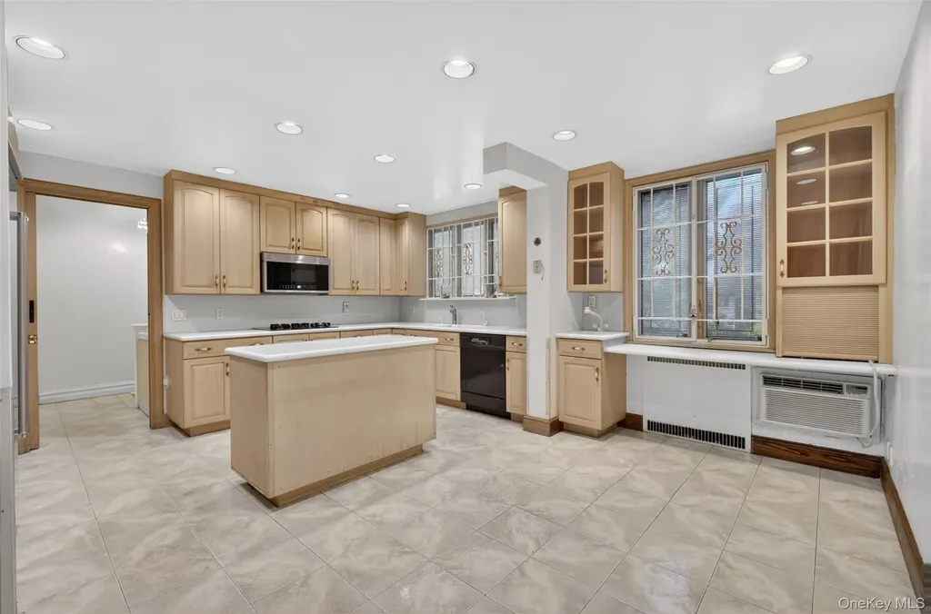 29-34 146th Street Flushing NY 11354