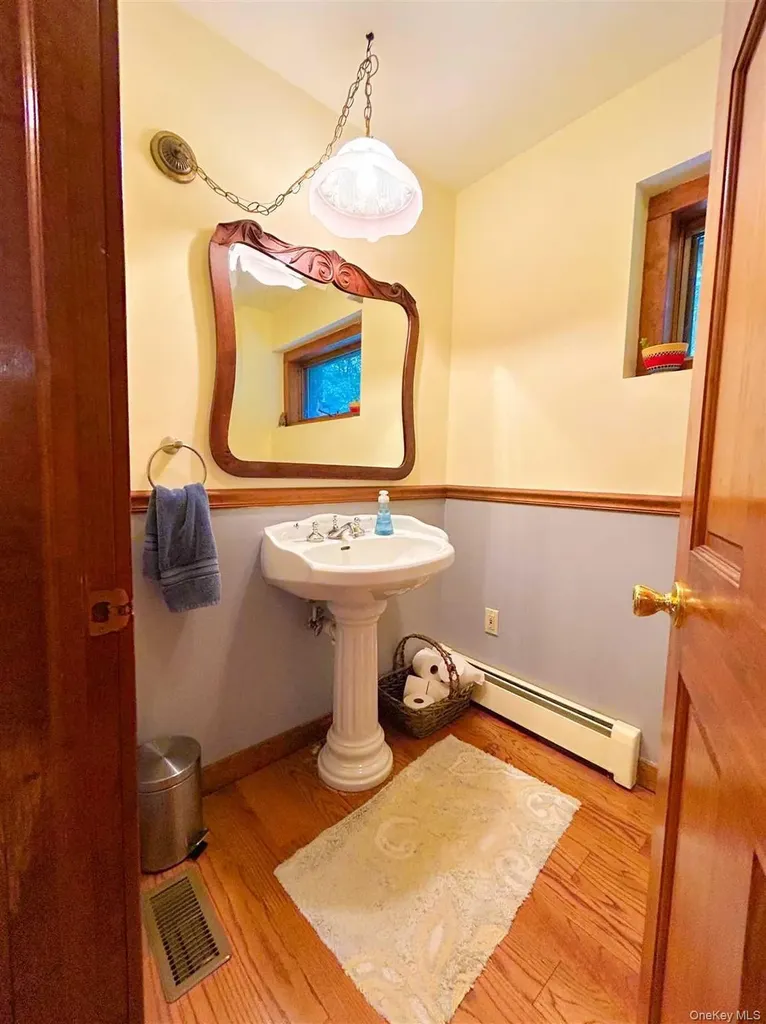 5 Camelot Marlboro NY 12542