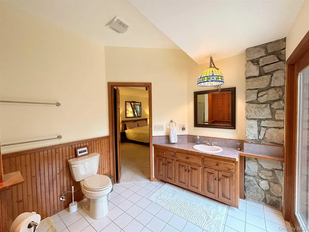 5 Camelot Marlboro NY 12542