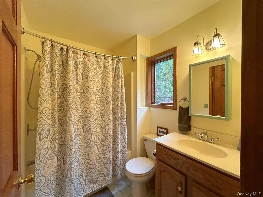 5 Camelot Marlboro NY 12542