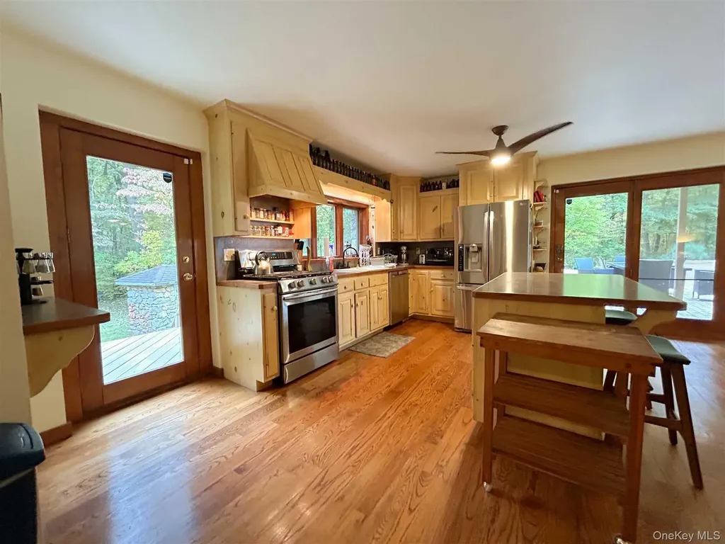 5 Camelot Marlboro NY 12542