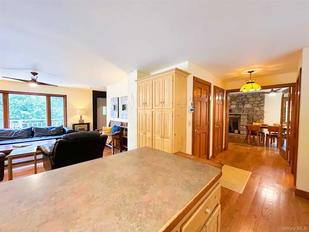 5 Camelot Marlboro NY 12542