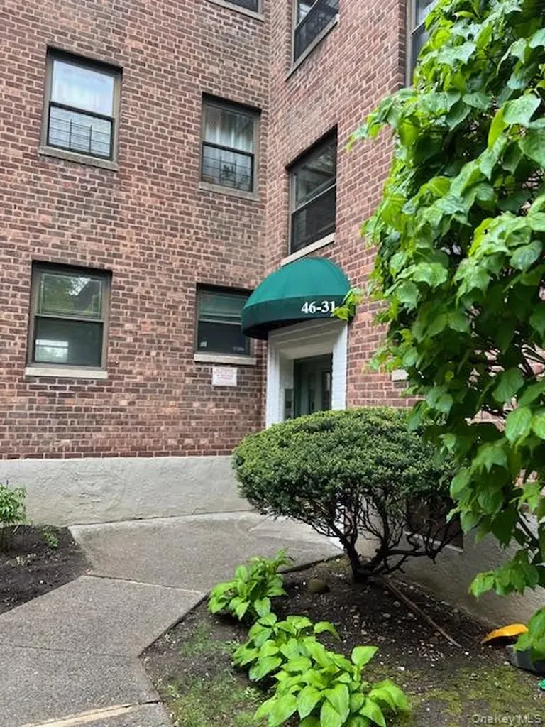 46-31 215th Place Bayside NY 11361