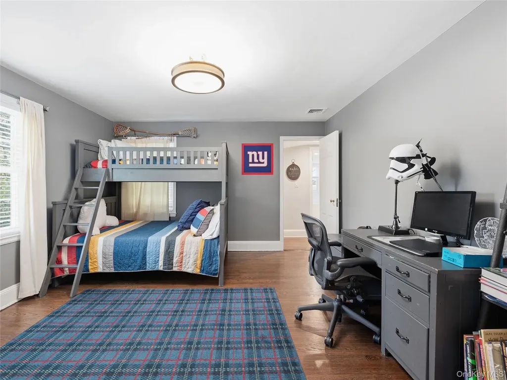 140 Remington Road Manhasset NY 11030
