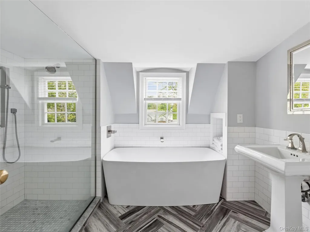 140 Remington Road Manhasset NY 11030