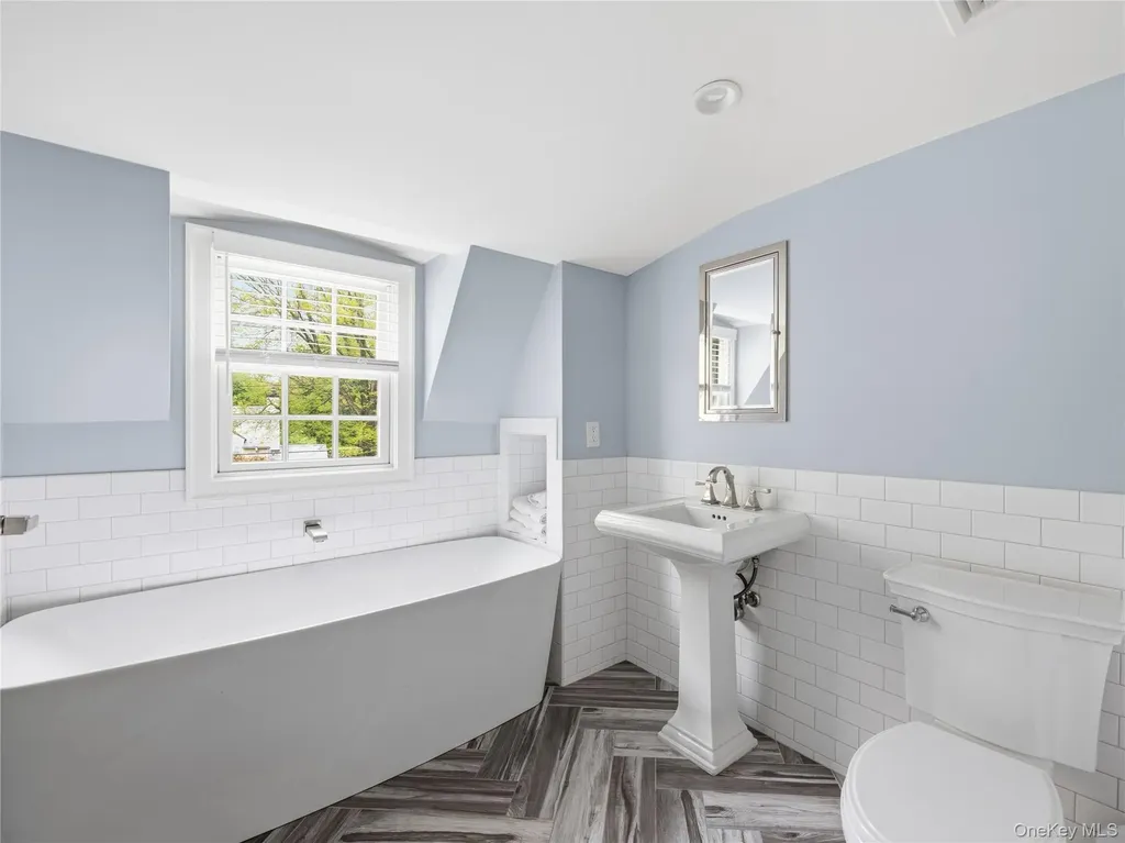 140 Remington Road Manhasset NY 11030