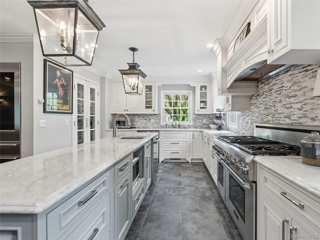 140 Remington Road Manhasset NY 11030