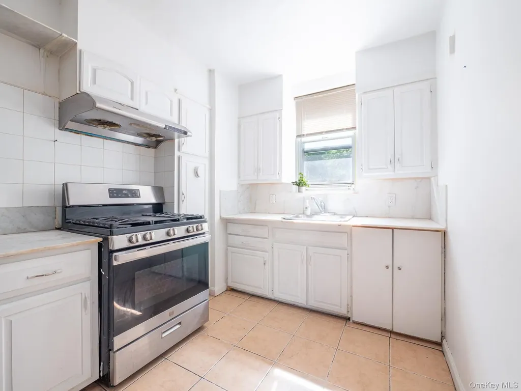 5244 79th Street Elmhurst NY 11373