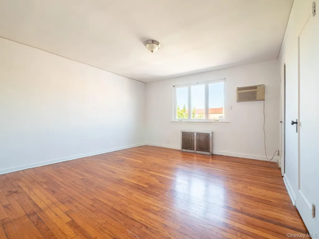 5244 79th Street Elmhurst NY 11373