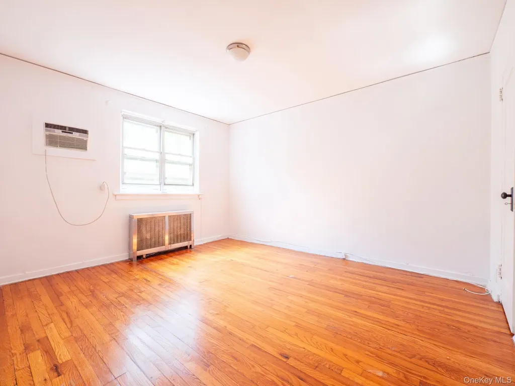 5244 79th Street Elmhurst NY 11373