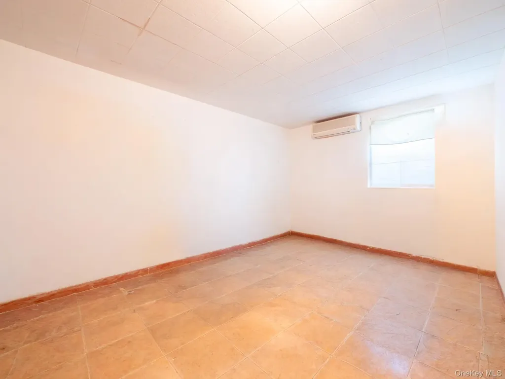 5244 79th Street Elmhurst NY 11373