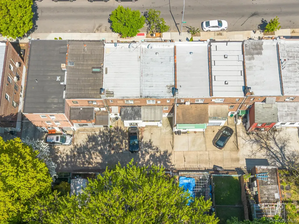 5244 79th Street Elmhurst NY 11373