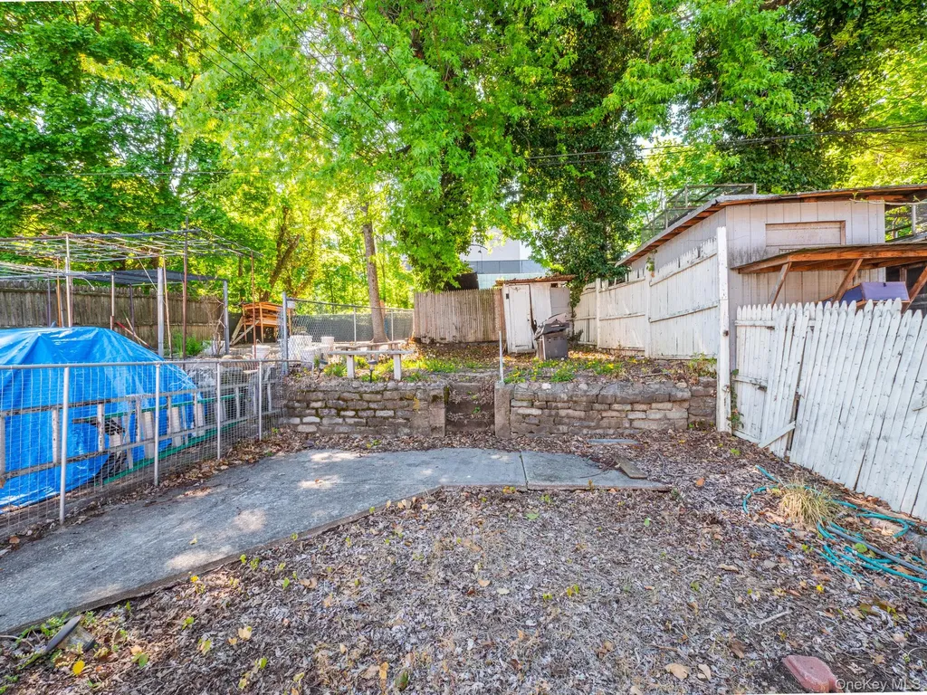 5244 79th Street Elmhurst NY 11373