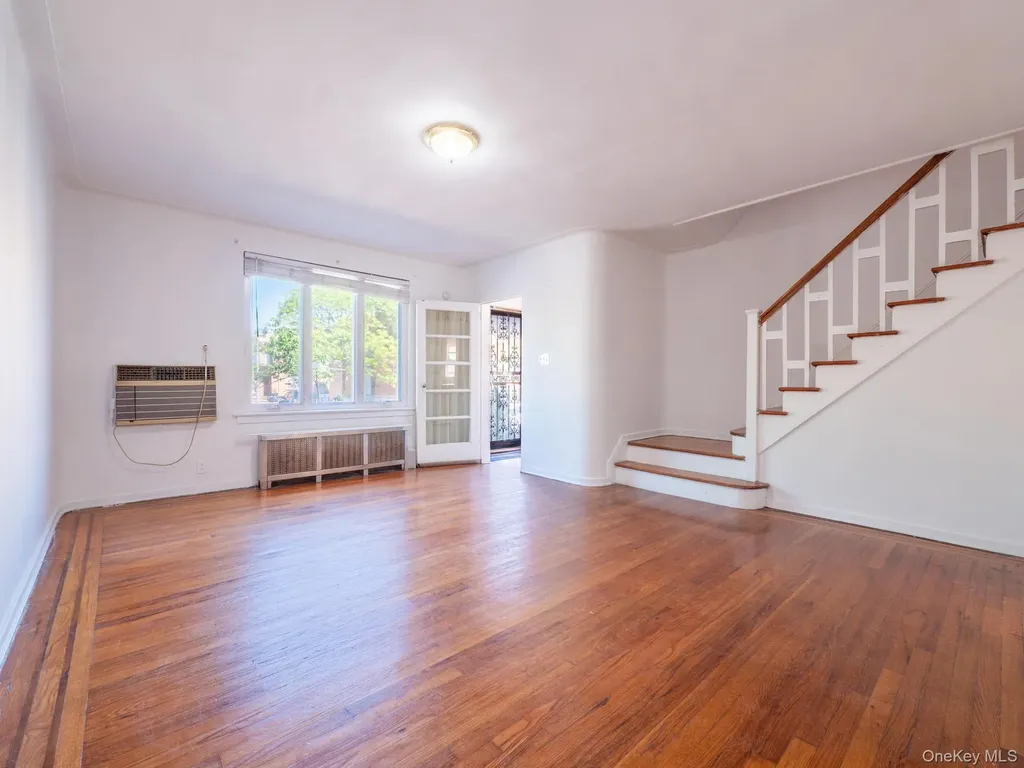 5244 79th Street Elmhurst NY 11373