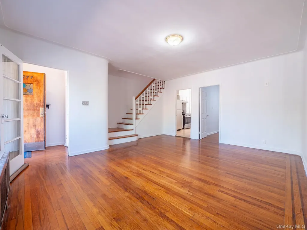5244 79th Street Elmhurst NY 11373