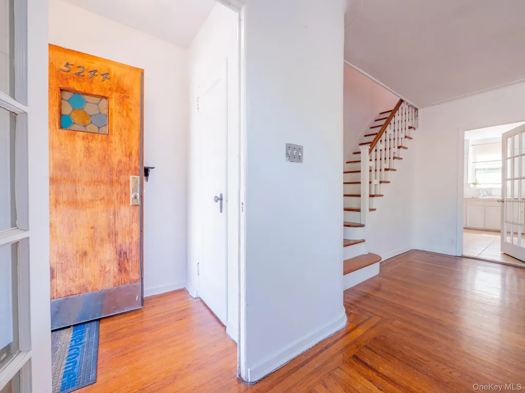 5244 79th Street Elmhurst NY 11373