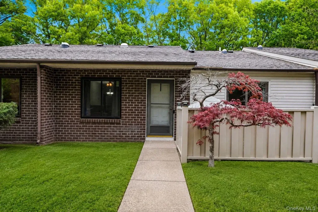 938 Skyline Drive Coram NY 11727